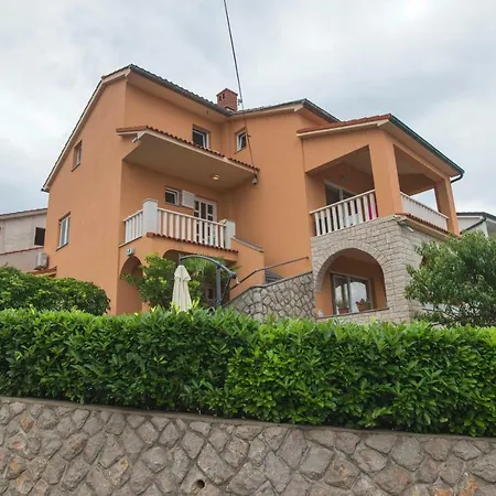Lana Apartmán *